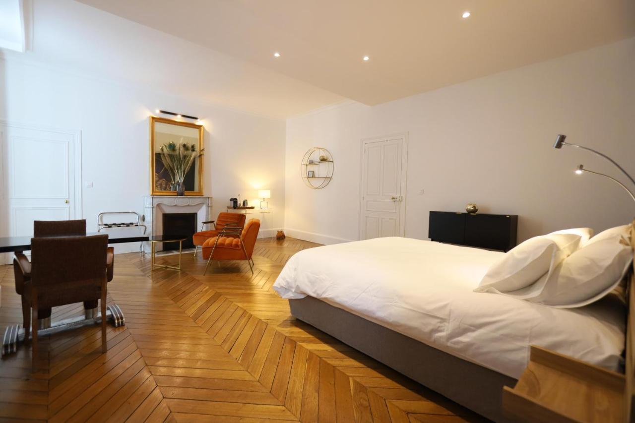 Demeure Des Cordeliers Avec Parking Prive Bed & Breakfast Blois Exterior photo